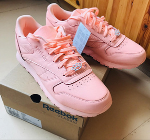 Reebok новые лососево-розовые кожаные ботинки