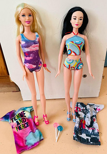 Пляжные куклы Barbie