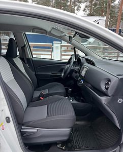 Toyota Yaris Hübriid rendiks (4 foto / 4)