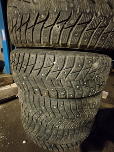 Зимние шины 225/60 r18 (1 фото из 2)