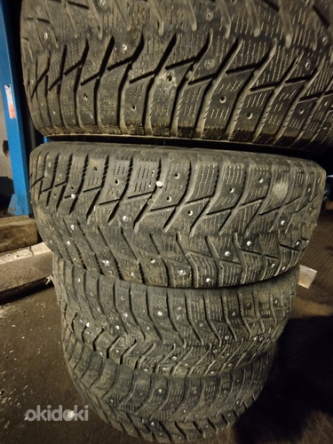 Зимние шины 225/60 r18