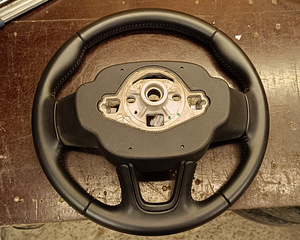 Volvo XC40, Rool soojendusega (32227630) (2 foto / 4)