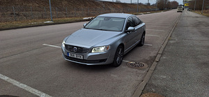 Volvo S80 2,4 D5 4WD (2 foto / 14)