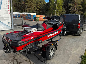 Sea-Doo RXT-X RS 325 Audio Fiery Red (3 фото из 8)
