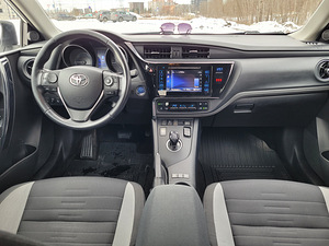 Autorent TOYOTA AURIS HÜBRIID (automaat käigukastiga) 2015 (3 foto / 5)
