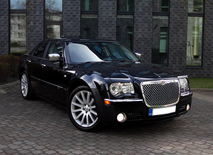 AUTORENT CHRYSLER 300c (Sedan/ Universal) 3.0 DISEL AUTOMAAT (1 foto / 6)