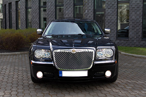 AUTORENT CHRYSLER 300c (Sedan/ Universal) 3.0 DISEL AUTOMAAT (2 foto / 6)