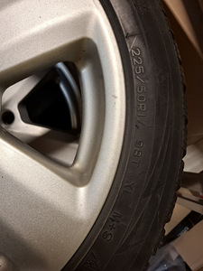 Valuveljed 17" BMW koos naelrehvidega (2 foto / 4)
