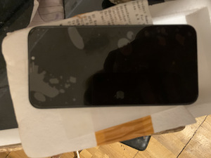 Экран iPhone X (3 фото из 3)