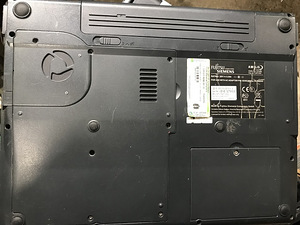 Fujitsu Siemens Amilo L1310G / Acer Aspire 1362LC (5 foto / 10)