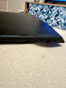 Lenovo ideapad 17 (7 foto / 8)