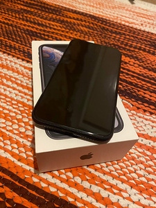 iPhone XR 64gb (1 фото из 3)
