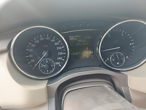 Mercedes-Benz R320 (4 foto / 8)