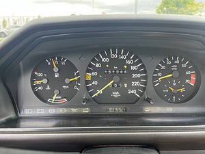 Mercedes Benz 300E 1987 (7 foto / 7)