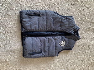 Laste Hilfigeri vest suurus 102/104 (2 foto / 3)