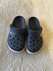 Crocs plätud suurus J 3 (34-35)