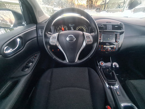 Nissan Pulsar (5 foto / 8)