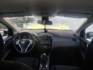 Nissan Pulsar (8 foto / 8)