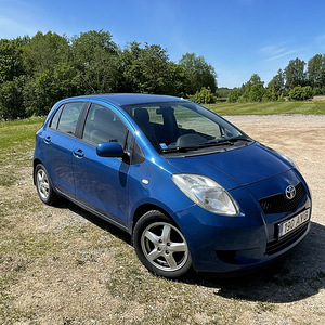 Продам Тойота Ярис 2007 1.3 64Kw (3 фото из 10)