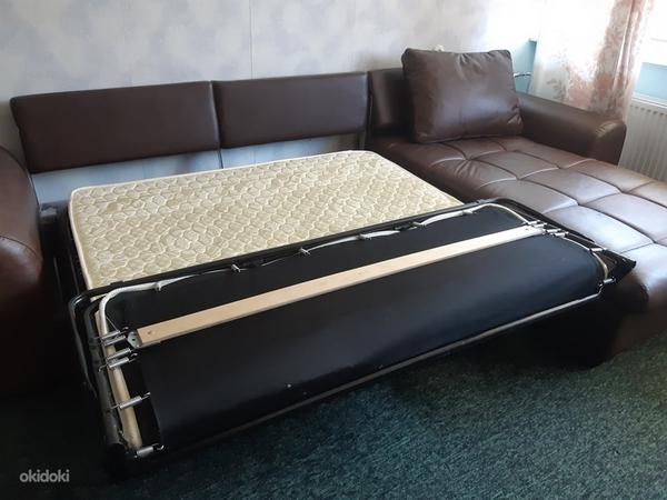 Большой угловой диван-кровать из натуральной кожи (фото #3)