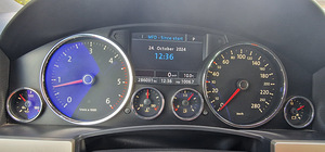 VOLKSWAGEN TOUAREG. 3.0 176kw 2008a (10 foto / 11)
