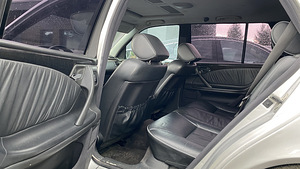 Mercedes-Benz E320 (2 foto / 6)