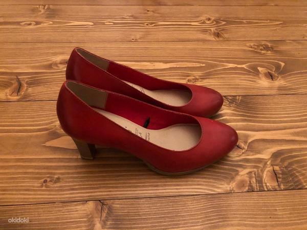 Новые туфли на каблуке Tamaris, 37 (фото #1)