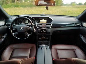 Mercedes-Benz E350 (10 foto / 13)