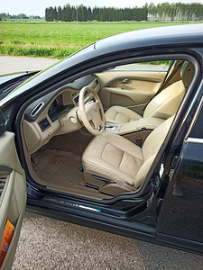Volvo S80 2.4 D5 (7 foto / 11)