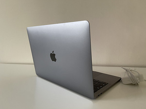 Macbook Pro 13 Late 2016/8gb/256gb (1 foto / 8)