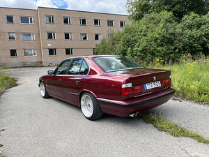 BMW 530i V8 (3 foto / 11)