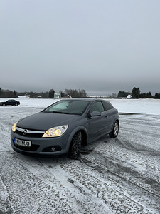 Opel Astra GTC (3 foto / 10)