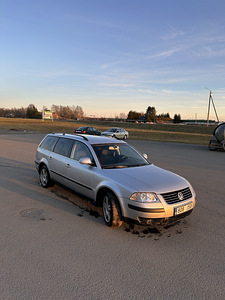 Volkswagen Passat (2 фото из 10)