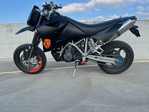 KTM 950 SM (7 foto / 10)