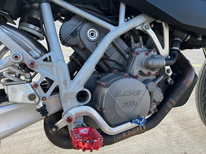 KTM 950 SM (9 foto / 10)