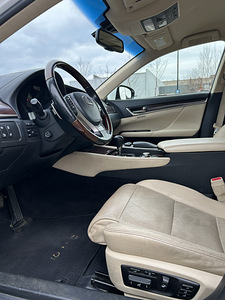 Lexus GS450h Luxury (7 foto / 15)