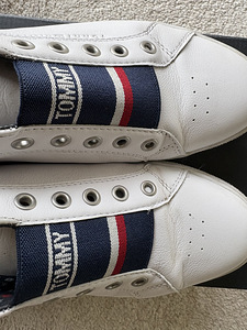 Tommy Hilfiger 39 (5 foto / 5)