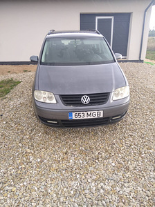 Volkswagen Touran (3 foto / 10)