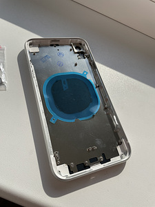 iPhone XR korpus (Valge) (2 foto / 4)