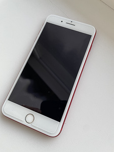iPhone 7 plus красный (128 ГБ) (1 фото из 6)