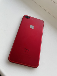 iPhone 7 plus красный (128 ГБ) (3 фото из 6)