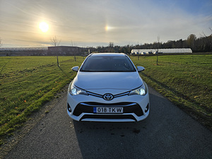 Toyota avensis 2017 (9 foto / 9)