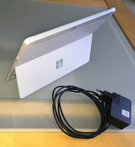 Планшет MS Surface Go Win10 (2 фото из 7)