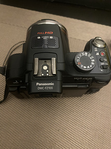 Panasonic Lumix DMC-FZ100 14.1 MP (2 foto / 6)