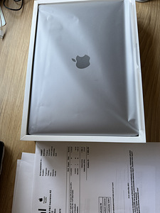 MacBook Pro M1 8/256 (8 фото из 10)