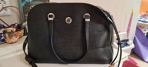 Tommy Hilfiger käekott (5 foto / 6)