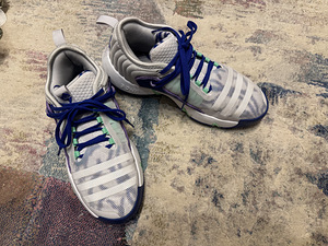 Кроссовки Adidas размер 40 (2 фото из 3)
