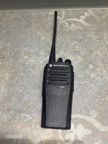 CP200D аналоговый и цифровой передатчик Motorola 2tk (фото #2)