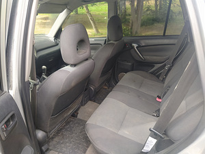 Toyota rav4 2.0 d4d 85kw 2005 (7 foto / 8)