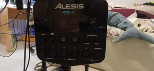 Alesis elektrooniline trummikomplekt (1 foto / 5)
